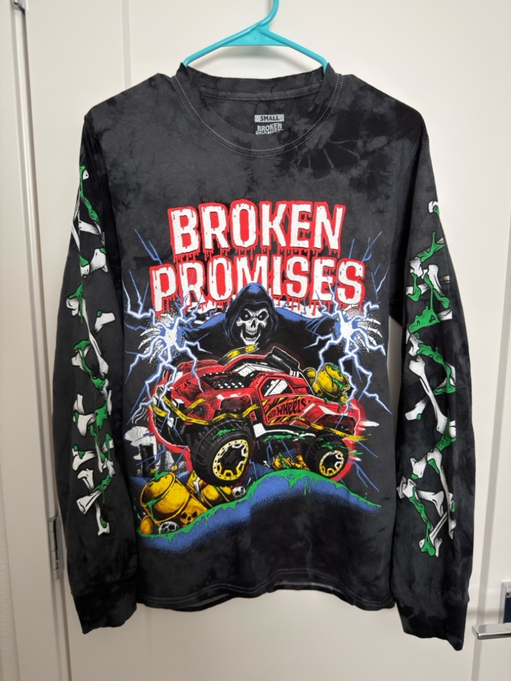 Broken Promises Graphic Long Sleeve Tee - Hot Wheels collab - size small